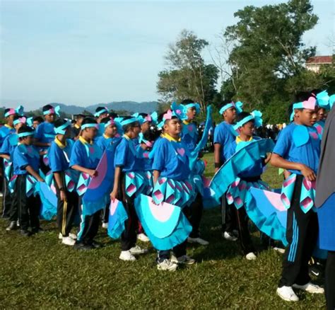 perbarisan rumah sukan biru - Millicent Bagley