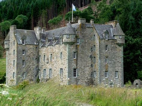 Castle Menzies, Aberfeldy Scotland - Clan Menzies Early Genealogy