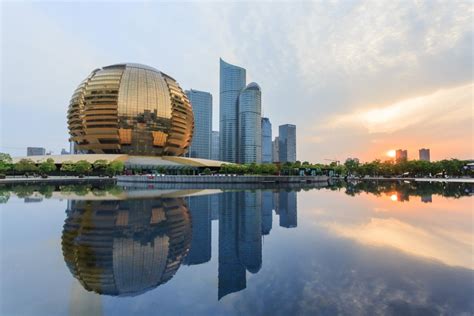 CHINA - Intercontinental Hangzhou, a luxury golden sphere - Chris Travel Blog