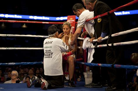 After long absence, Mexican female boxer 'La Barbie' returns to Los ...