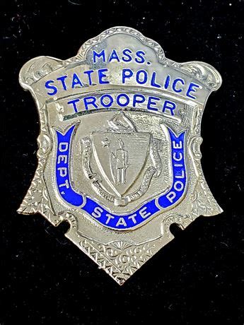 Collectors-Badges Auctions - Massachusetts State Police Trooper