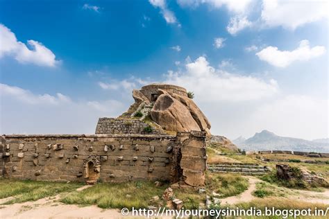 My Journeys In India: Madhugiri Fort or Madhugiri Betta