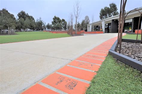 Kororoit Creek Primary School – Amphitheatre – Brocor Landscaping