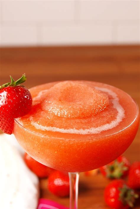 16 Best Frozen Alcoholic Drink Recipes - How to Make Frozen Cocktails