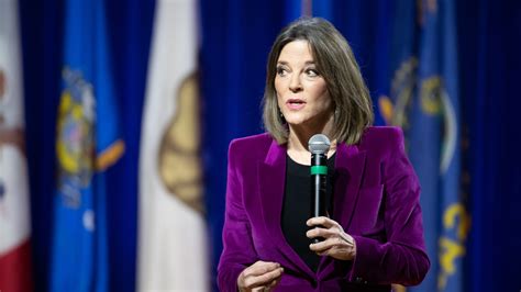 Marianne Williamson Drops Bid to Become 2020 Democratic Presidential Nominee | KTLA