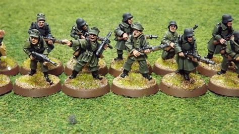 AJ's Wargaming Blog: Purchased Pre-painted 28mm WWII German Infantry