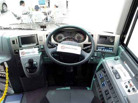 File:Hino-motors selega-hybrid RU1ASAR cockpit.jpg - Wikipedia