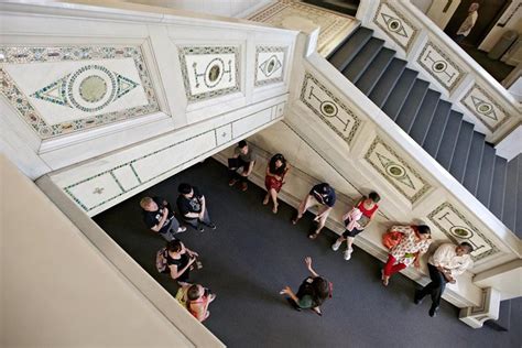 Chicago Walking Tour: Interior Architecture of the Loop and Pedway Tour