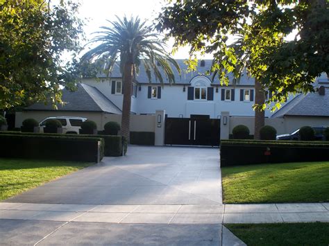 REALITY: Simon Cowell House