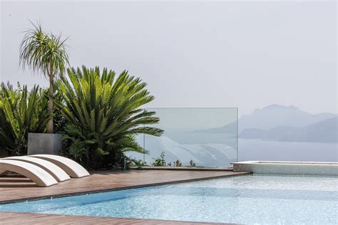 Luxury Residence in Cannes with Panoramic Sea Views — Francis York