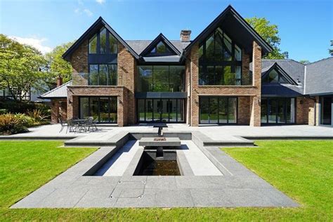 Fabulous contemporary house in beautiful one acre garden on Leycester ...