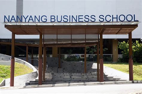 A List of Singapore Business Schools