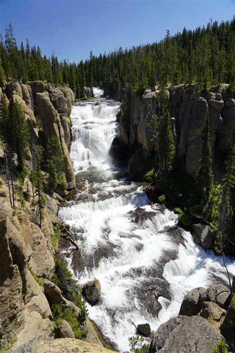 Top 10 Best Waterfalls in Yellowstone & How To Visit Them - World of Waterfalls