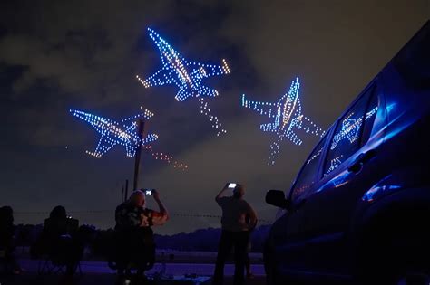 Sky Elements Drone Shows Sets New Guinness World Record Using 1,002 LED-Equipped Drones - TechEBlog