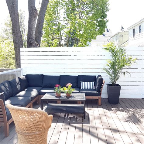 How to Build a Privacy Screen for Your Deck | Outdoor dining room, Backyard privacy, Backyard ...