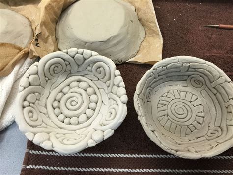 7th grade clay bowls Mrs. Auer's art class! | Clay art projects, Ceramics projects, Art lessons ...