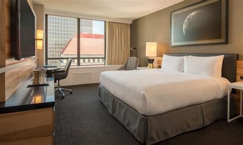 Hilton Portland Hotel Rooms - Downtown Portland, OR