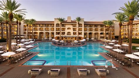 Take a Look at the 7 Biggest Hotel Pools in America | Architectural Digest