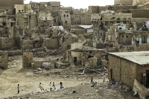 Reducing Civilian Harm in Urban Warfare: A Commander’s Handbook | ICRC