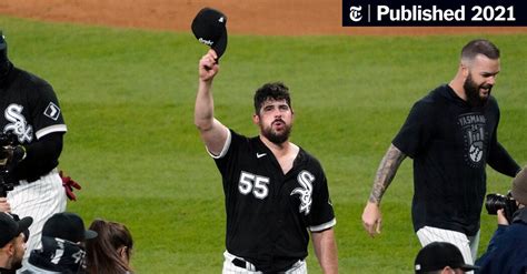 Carlos Rodon Loses Perfect Game in 9th, Gets No-Hitter - The New York Times