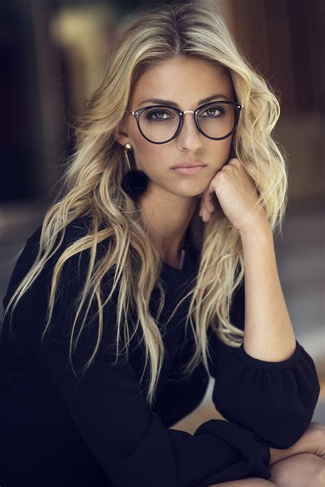 Pin by katerina Kalyvi on Girls,Fashion, Photography | Fashion eyeglasses, Trendy glasses ...