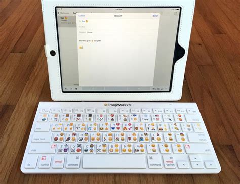 This keyboard puts all your favorite emoji at your fingertips | Emoji keyboard, Emoji, Keyboard