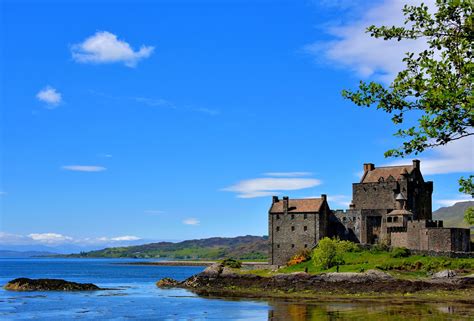 Eilean Donan Castle on Loch Duich in Scottish Highlands, Scotland ...