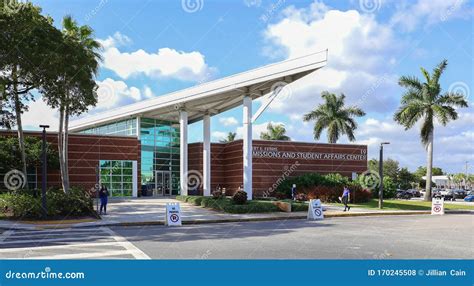 Admissions Building at Broward College Editorial Stock Photo - Image of ...