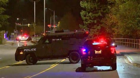 Man arrested following domestic-violence incident, standoff at Tukwila ...