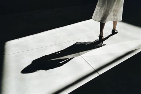 15 Tips for Creative Shadow Photography in 2024