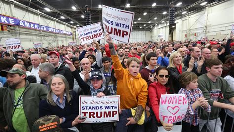 Donald Trump draws huge crowd to rally in Bethpage