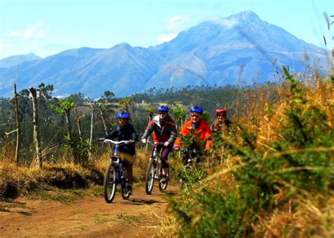 Otavalo Tour: 11 Things to Know When Visiting Otavalo Market, Ecuador ...