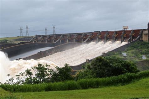 Itaipu Dam, Brazil editorial stock photo. Image of itaipu - 163578733