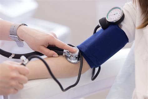 High blood pressure and how to reduce it - Online First Aid