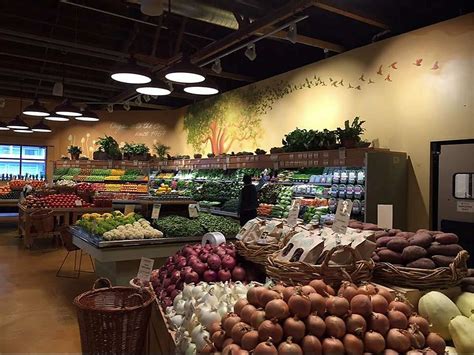 Why Good Earth is the Bay Area's most fascinating new grocery store