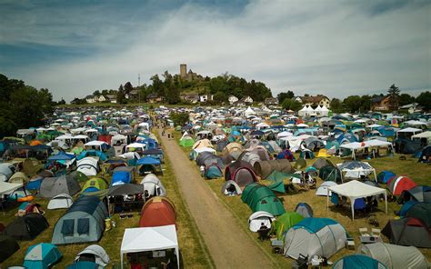 Camping bei Rock am Ring: Gute Stimmung und lange Schlangen vor den Klos