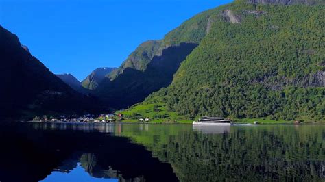 The Norway in a nutshell® tour - Railways - Bergen - Flåm - Western ...