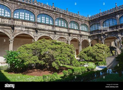 Colegio Mayor de Fonseca, Fonseca Palace, University library, Way of St ...