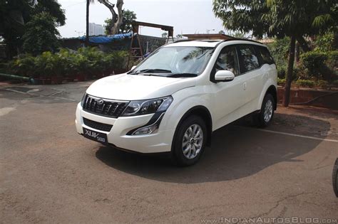 Mahindra XUV 500 Automatic front quarter