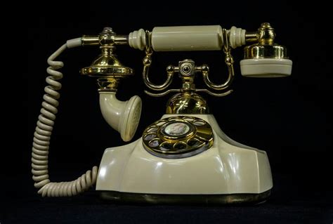 Can you Remember ysing one of these. VERY CLASSY PHONE | Antique telephone, Old phone, Vintage ...