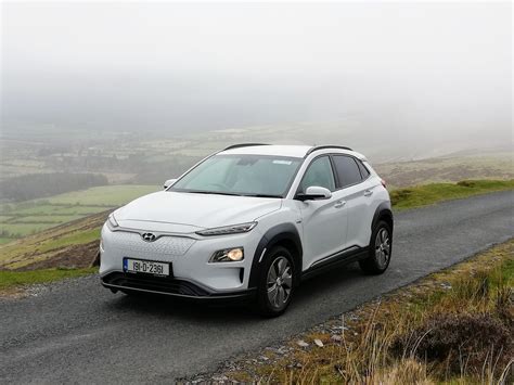 Hyundai Kona Electric Review - Changing Lanes