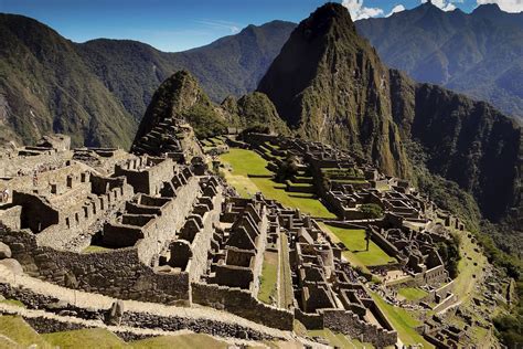 10 weird facts about the world’s most famous landmarks | Famous landmarks, Landmarks, South america