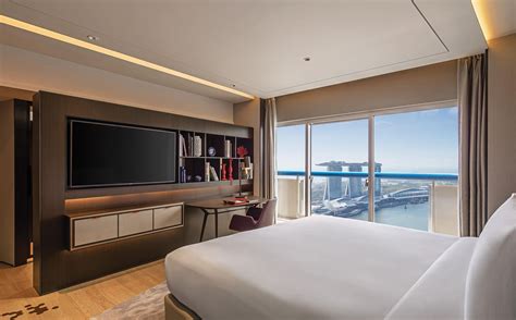 Swissôtel The Stamford, Singapore Unveils New Rooms - TRIFARGO