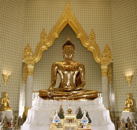 The world’s largest solid gold statue is a Golden Buddha that weighs ...