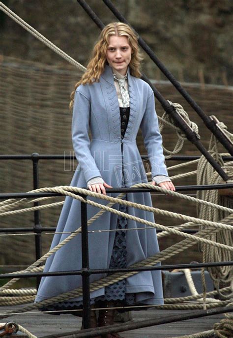 First Look: Mia Wasikowska in Tim Burton's Alice in Wonderland | FirstShowing.net