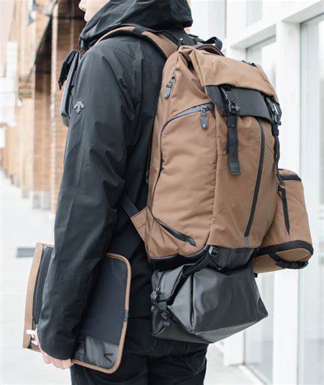 7 Best Everyday Carry Backpacks (2023 Insider Guide) » Nomads Nation