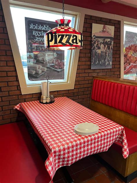 Check out these iconic & preserved Pizza Huts that bring you back to the 1980’s - 614NOW