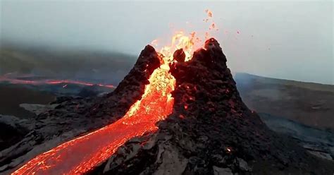 Guy Flew Drone Into Iceland Volcano Eruption, Shot Incredible Video