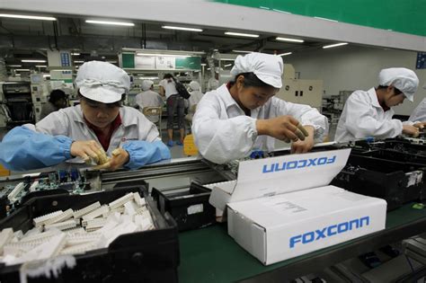 Foxconn Looking at Building Electric Cars in Wisconsin - Fox21Online