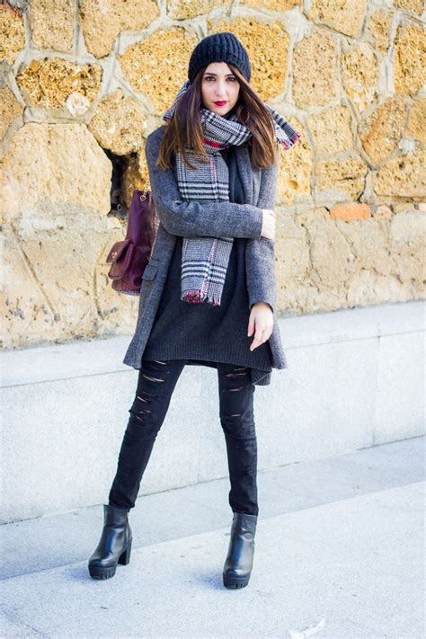 Beautiful Winter Outfits With Scarves to Copy Now